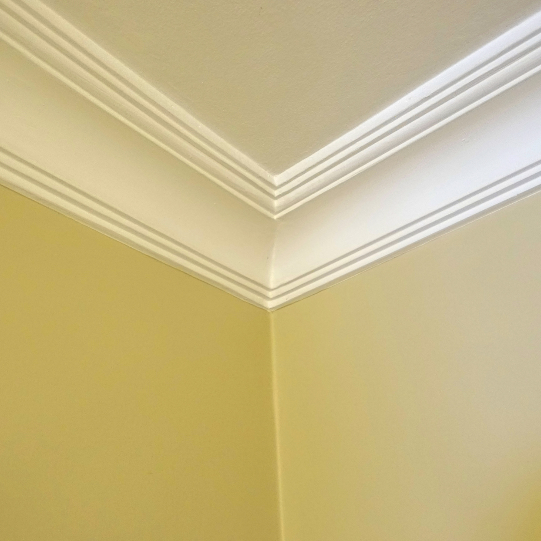 Decorative Cornice Ceiling in Residential Room