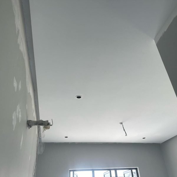Plaster ceiling project in Cyberjaya showing neat wiring setup and wall preparation before paint and lighting installation.